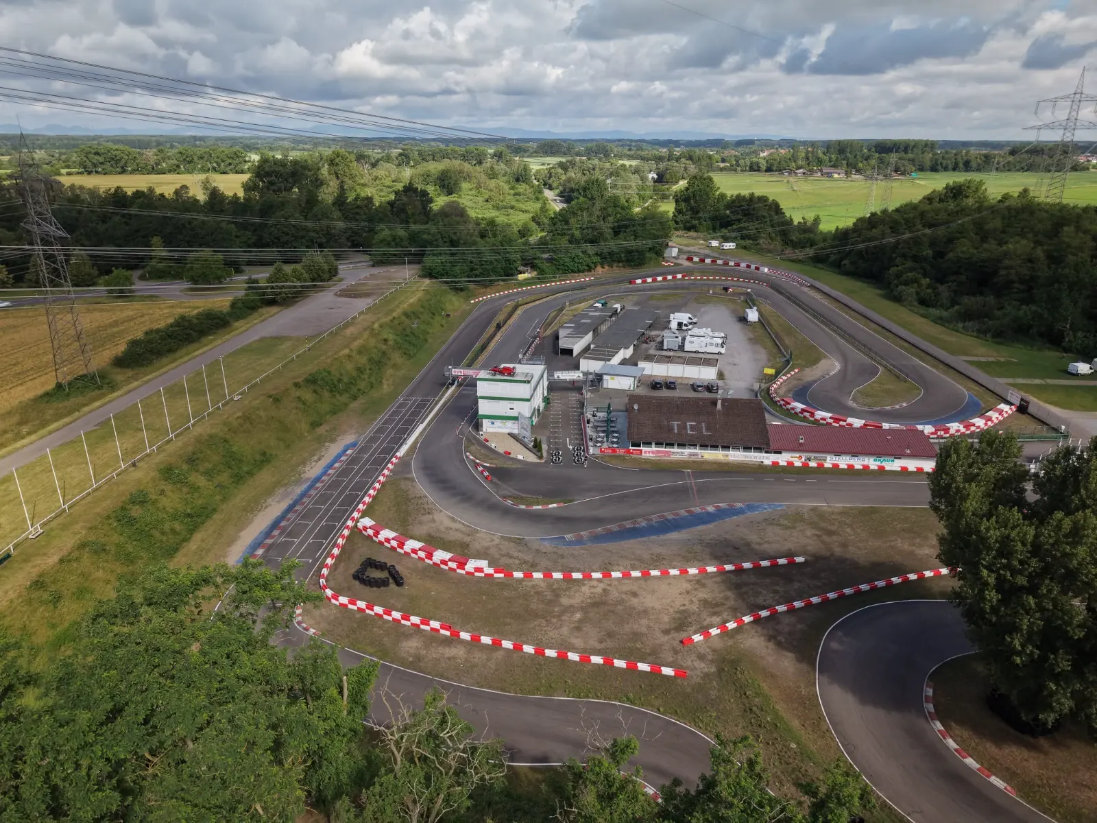 Luftbild der Kartbahn Liedolsheim