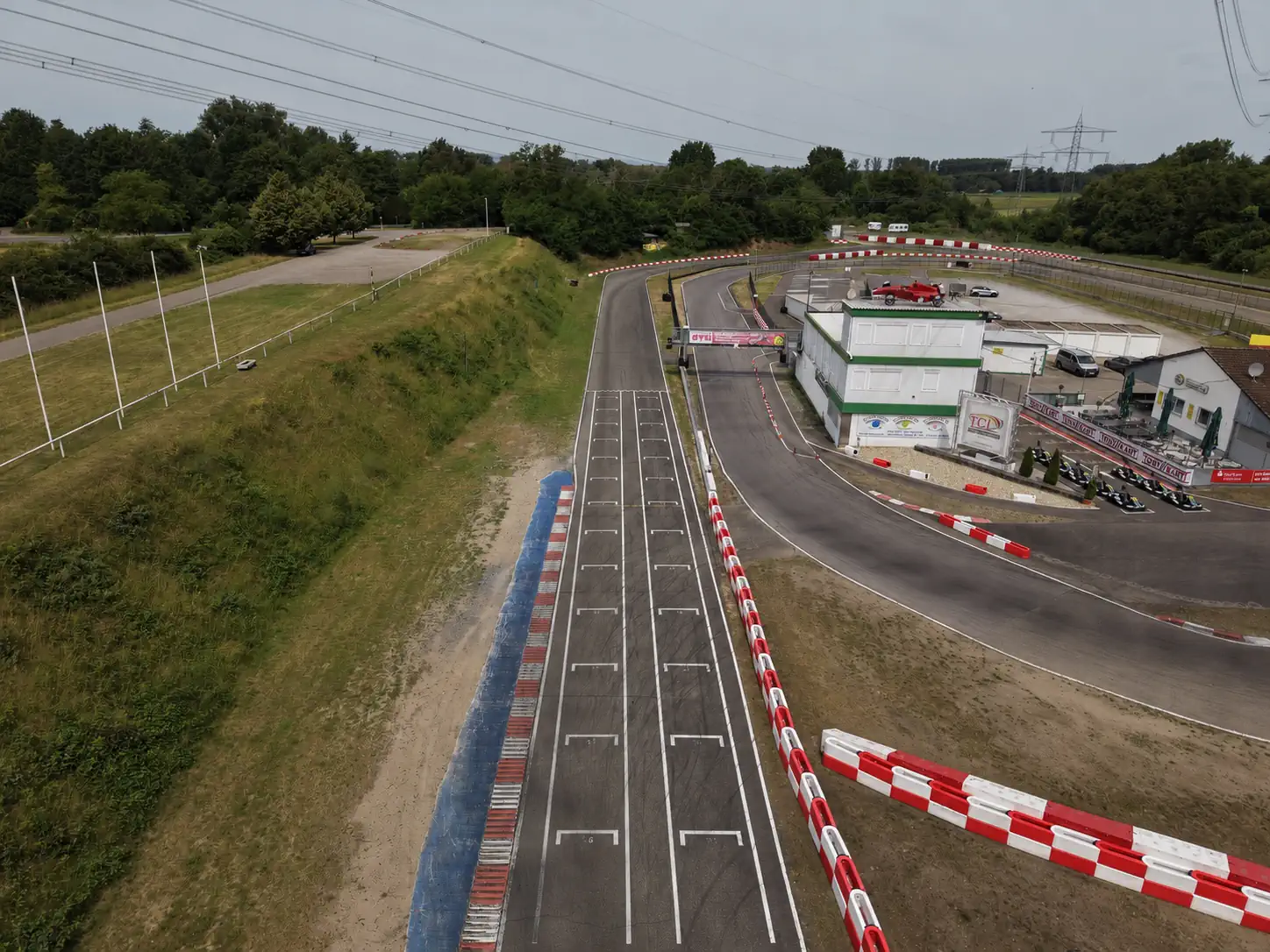 Luftbild der Start-Ziel-Geraden